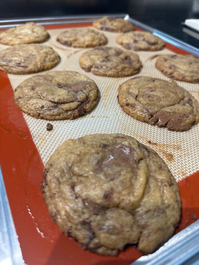 Chocolate chip cookies, New York style