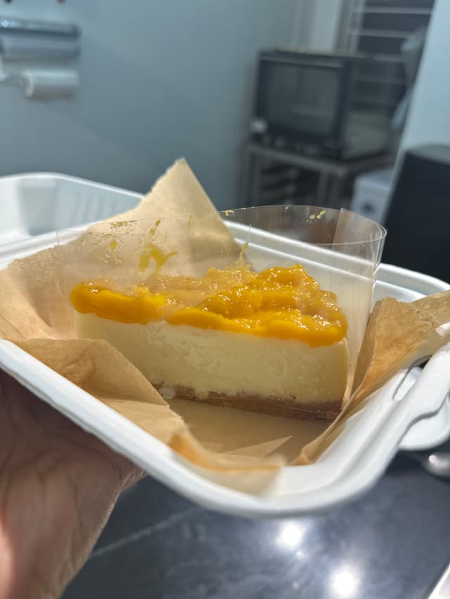 Mango and cream cheese dessert