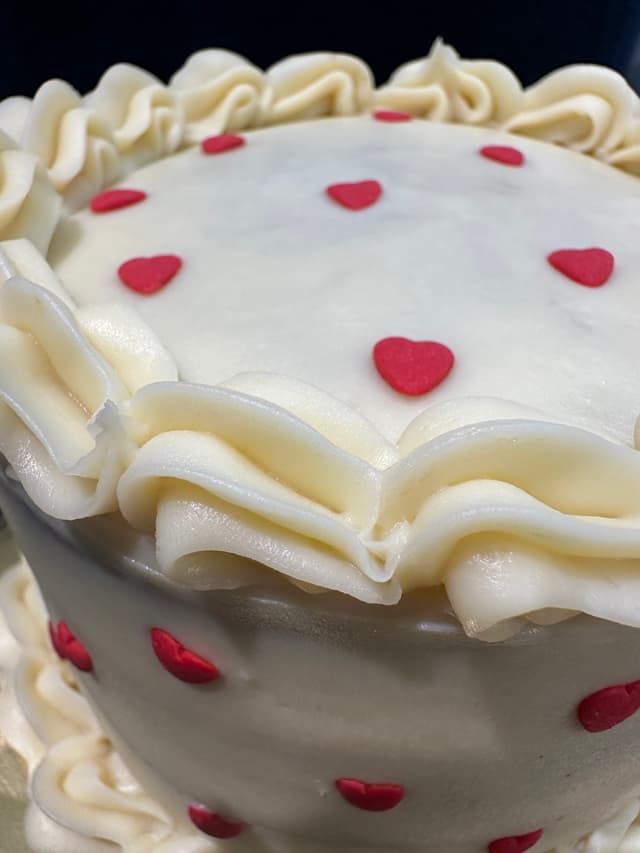 Eggless vanilla cake with buttercream, made to order